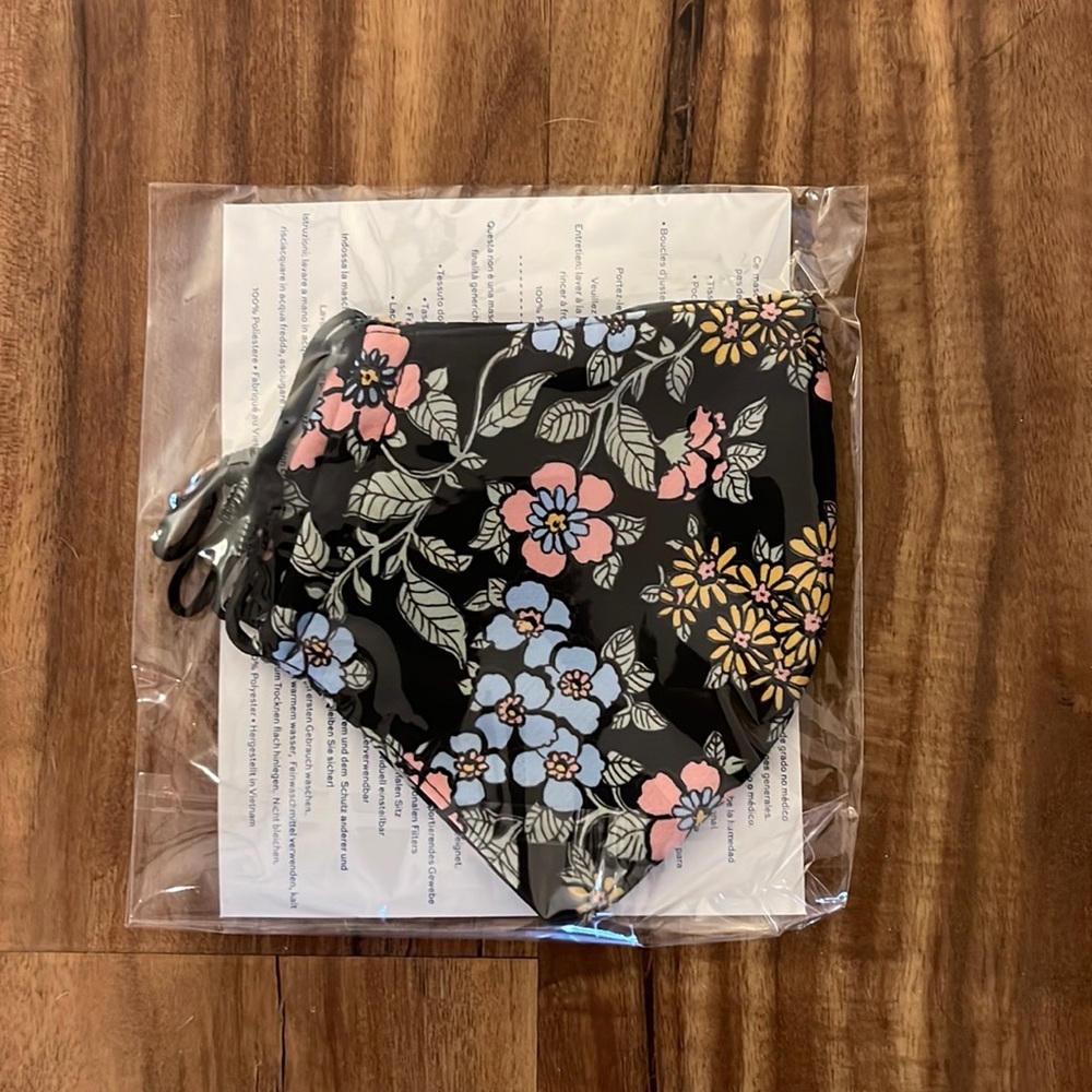 Tory Burch Mask
